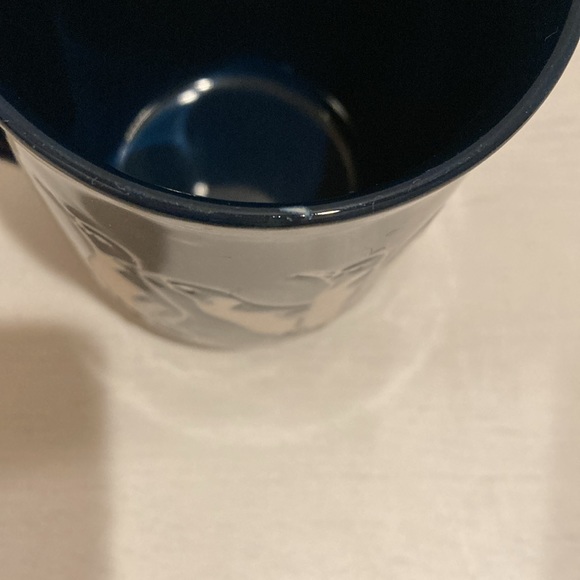 Otagiri Embossed Penguin Mug Cup Blue and White 10oz - Picture 8 of 9